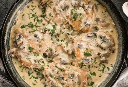 Куриные бедра в сливочно-сметанном соусе